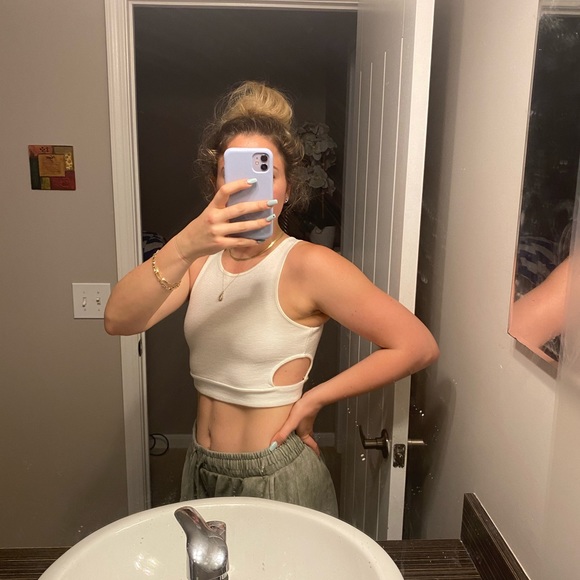 Forever 21 white cutout crop top - Picture 3 of 4